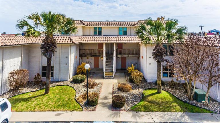 Pearl Marlin - B&B Port Aransas