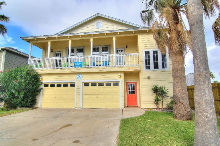 Cake by the Ocean - B&B Port Aransas