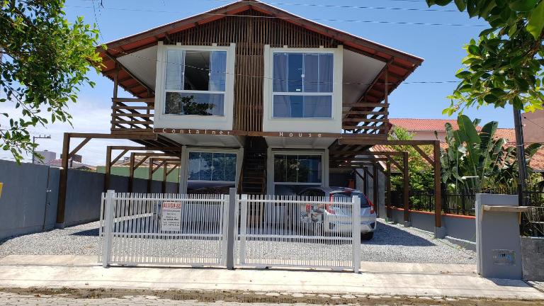 Apt 2 quartos, 5 pessoas em Container House - B&B São Francisco do Sul