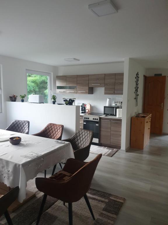 SZERETET FA-HÁZ VÁSÁROSNAMÉNY GERGELYIUGORNYA - B&B Vásárosnamény