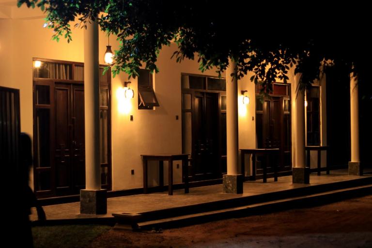 Eden Roc Guest Inn - B&B Mirissa