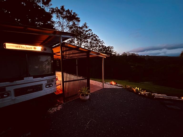 Mesa Bus - Deluxe Byron Hinterland Eco Stay - Bed and Breakfast Rosebank