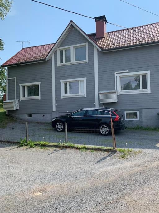 Guesthouse Onnia, kattohuoneisto Siurossa - Ferienwohnung Siuro