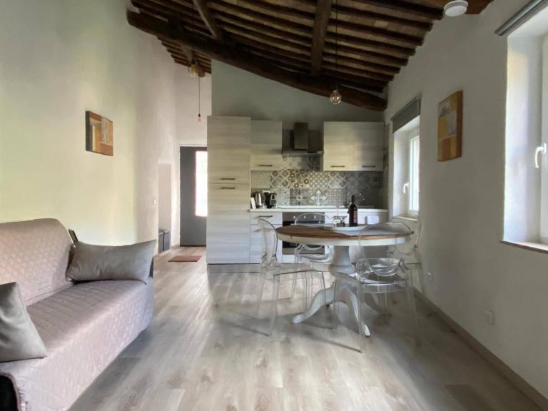 Casa Biscarello - Borgo e Lago - B&B Grotte di Castro
