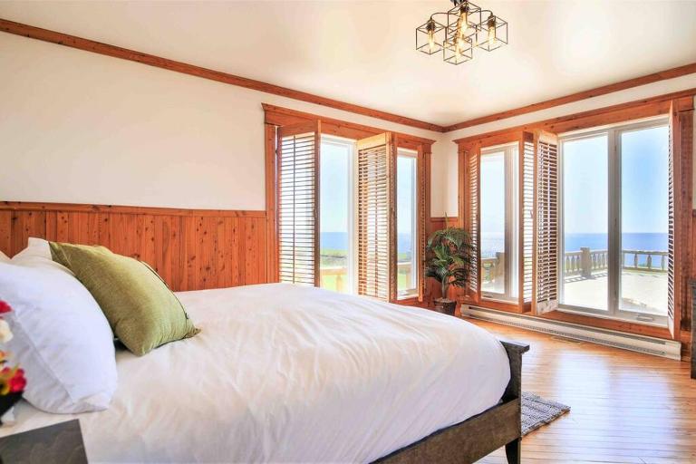 The Simeon - Upscale Bay Views by Doorbed - B&B Saint-Simon