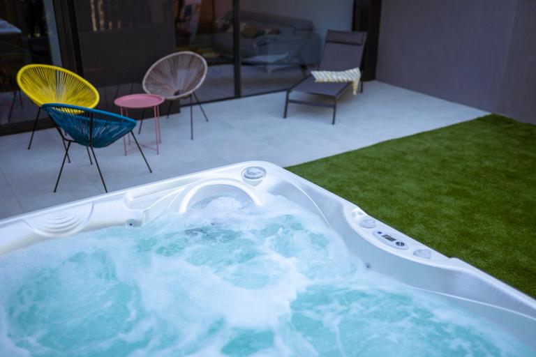 Casa de Nero - Premium House with Jacuzzi Next to Golf Course - B&B Caleta de Vélez