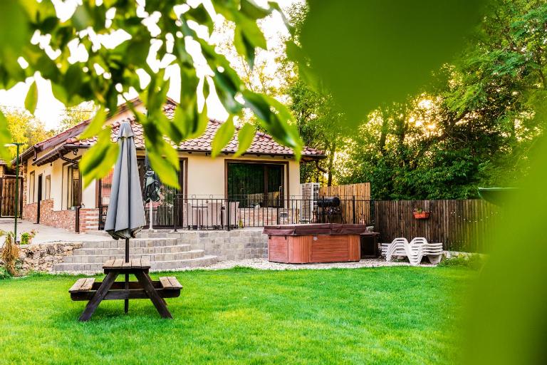 Cozy House Bohot Relax, Къща за гости Бохот Релакс - Ferienwohnung Hotnitsa