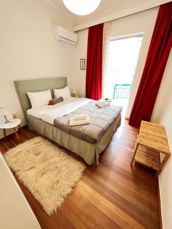 A Stroll to the Acropolis - By Athenian Homes - B&B Atene