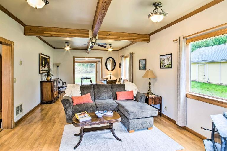 Quaint Coquille Getaway Near Beaches + Parks! - B&B Coquille