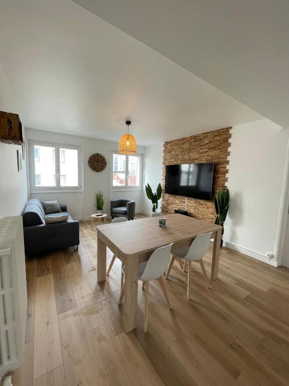 Le Zen - Wifi - Netflix - 3 chambres - Parking - Bed and Breakfast Clermont-Ferrand
