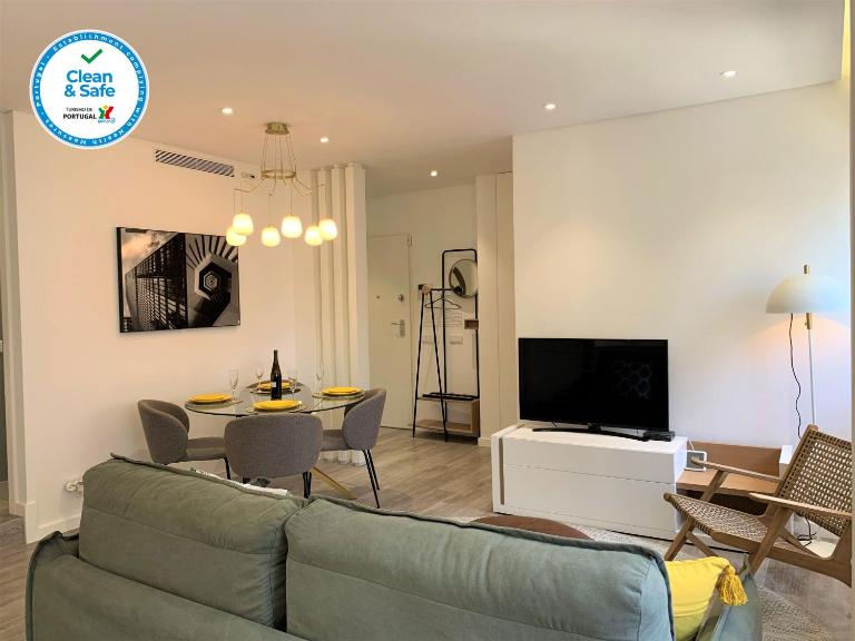 FLH Cascais Downtown Premium Apartment I - Bed and Breakfast Cascais