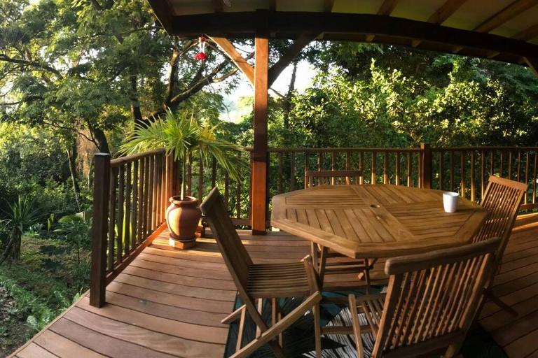 Chalet Colibri , Les ANSES d'ARLET 200 m plage - B&B Les Anses-d'Arlet