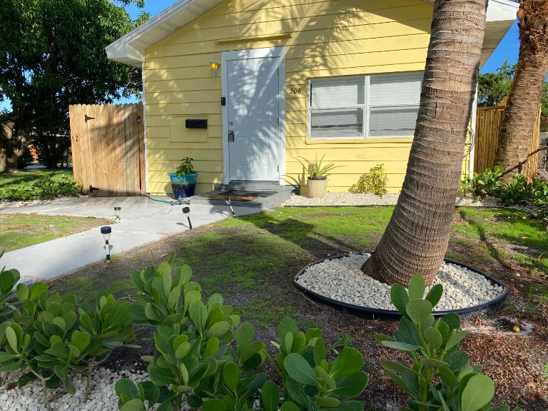 Mango Beach House - Bed and Breakfast Lake Worth Beach
