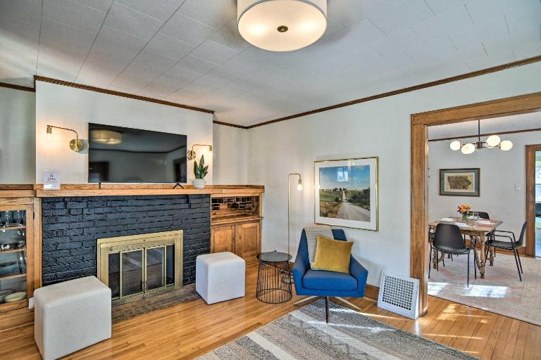 Family-Friendly Des Moines Retreat w/ Patio! - Bed and Breakfast Des Moines