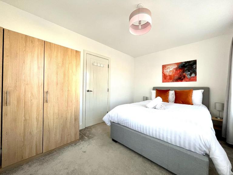 Lovely 4 doubled bedroomed townhouse in Bicester near to Bicester Village - B&B Bicester