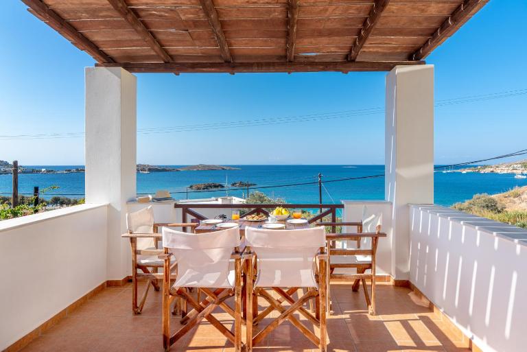 Reggina's Apartments - B&B Foinikas