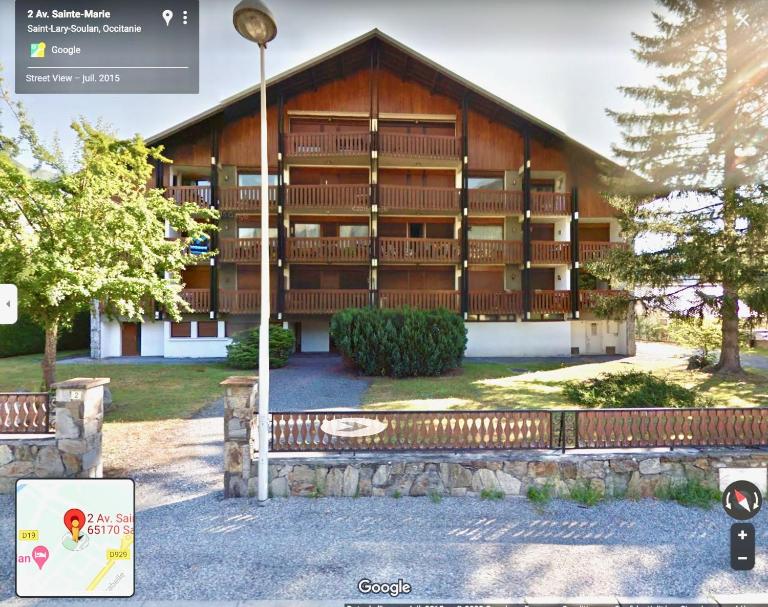 T2 Centre Village - Proximité télécabine - Vue montagne Plein Sud - Terrasse couverte - Balcon - Chambre 1 Lit double en 160 - Salon 1 canapé convertible en 140 - Cuisine séparée - Chambres d'hôtes Saint-Lary-Soulan