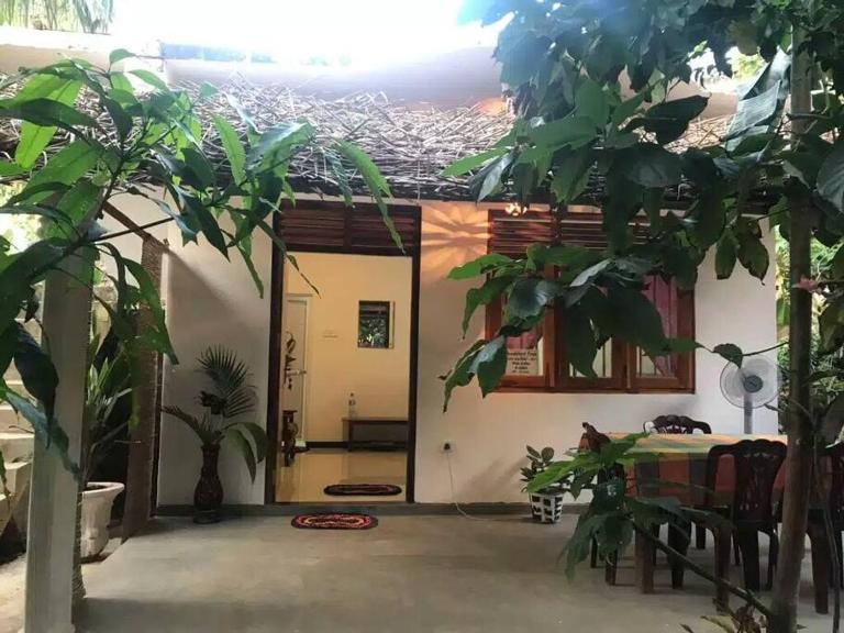 Yunal's Place - Ferienwohnung Dikwella
