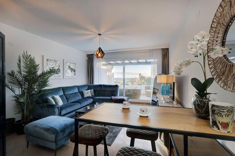 Luxurious 80m² studio apartment, stunning sea views - Rio Real Golf, Marbella - Bed and Breakfast Marbella