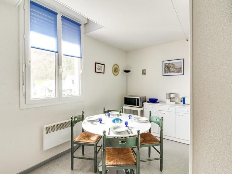 Appartement cosy pour 4 personnes avec ascenseur, à 350m des pistes au centre de Cauterets - FR-1-401-25 - B&B Cauterets