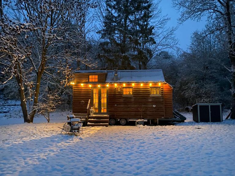 Grimmwald Tiny House - Ferienwohnung Calden