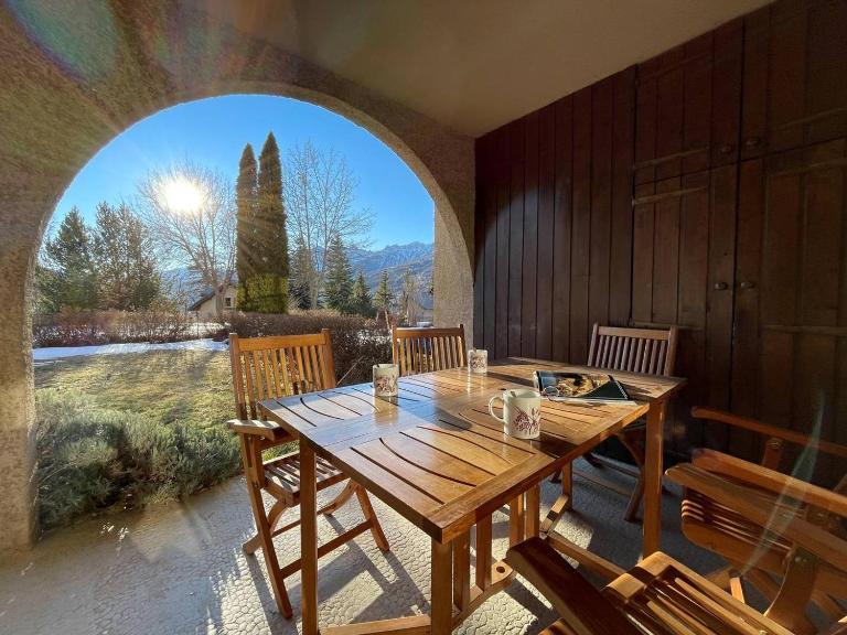 Charmant 3 pièces avec jardin pour 6 pers. à Briançon, à 3mn du centre, proche randonnées et Col d'Izoard - FR-1-330C-124 - B&B Briançon