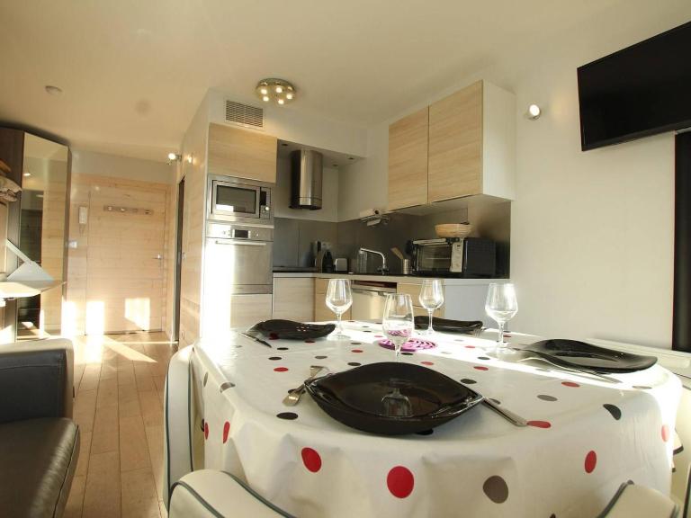 Studio rénové 4 pers à Saint-Chaffrey avec balcon, classé 3 étoiles - FR-1-330E-117 - B&B Saint-Chaffrey