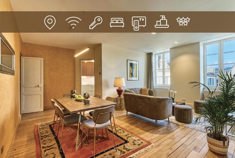 Appartement Montagnon - Les Suites du Palais - Classé 4 étoiles, parking privé, vue cathédrale, 3 chambres - Chambres d'hôtes Nevers