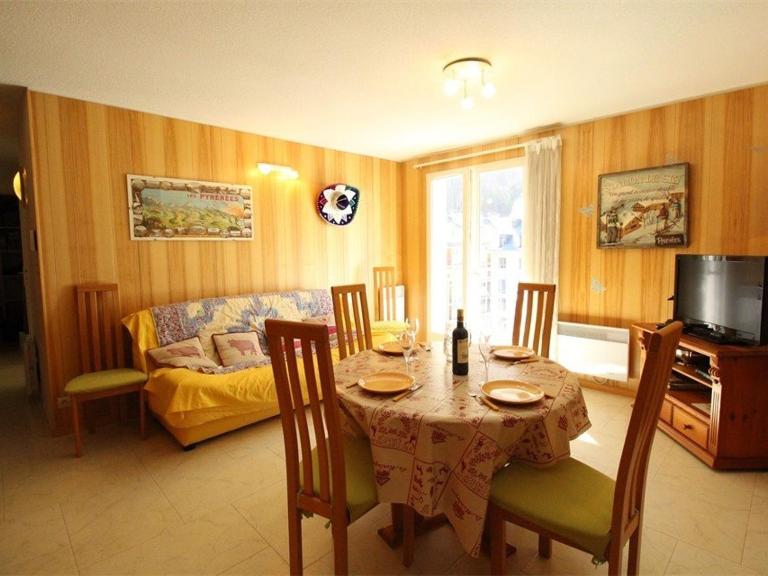 Appart. central 6/7 pers. à Bagnères-de-Luchon avec parking et animaux admis - FR-1-313-171 - B&B Bagnères-de-Luchon