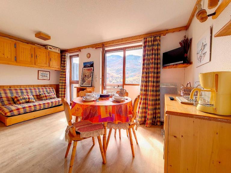 Studio fonctionnel aux pieds des pistes avec balcon - FR-1-344-206 - B&B Les Ménuires