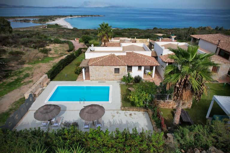 Villa Isuledda Lux - Bed and Breakfast San Teodoro
