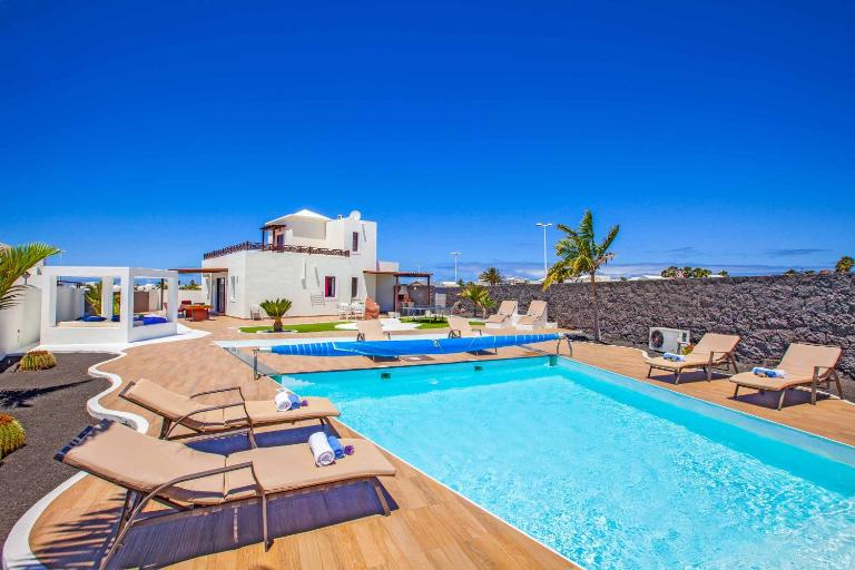 Villa Esmeralda - B&B Playa Blanca