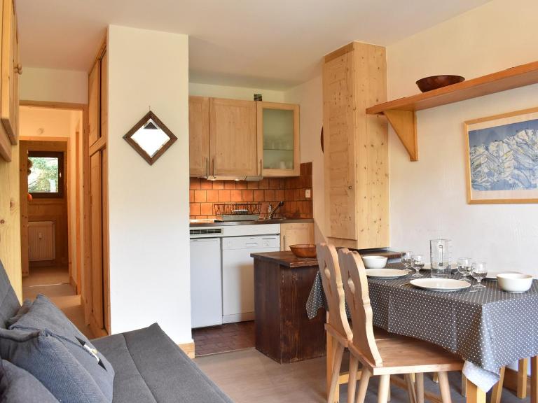 Charmant 2 pièces avec balcon, proche pistes et navette - Méribel, animaux acceptés, wifi inclus - FR-1-180-77 - B&B Méribel