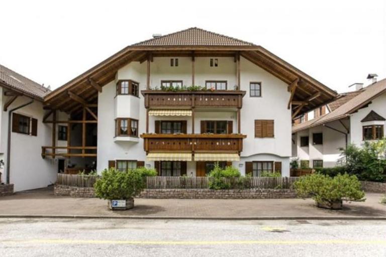 Sylvester Apartment - B&B Riscone
