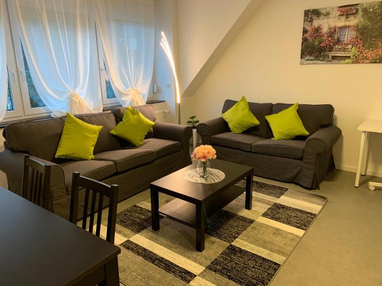 CityApartment Platinum mit Balkon bzw,Terrasse - Bed and Breakfast Bielefeld
