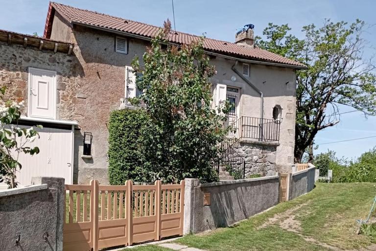 Maison atypique du Cantal proche Lot et Corrèze - B&B Siran