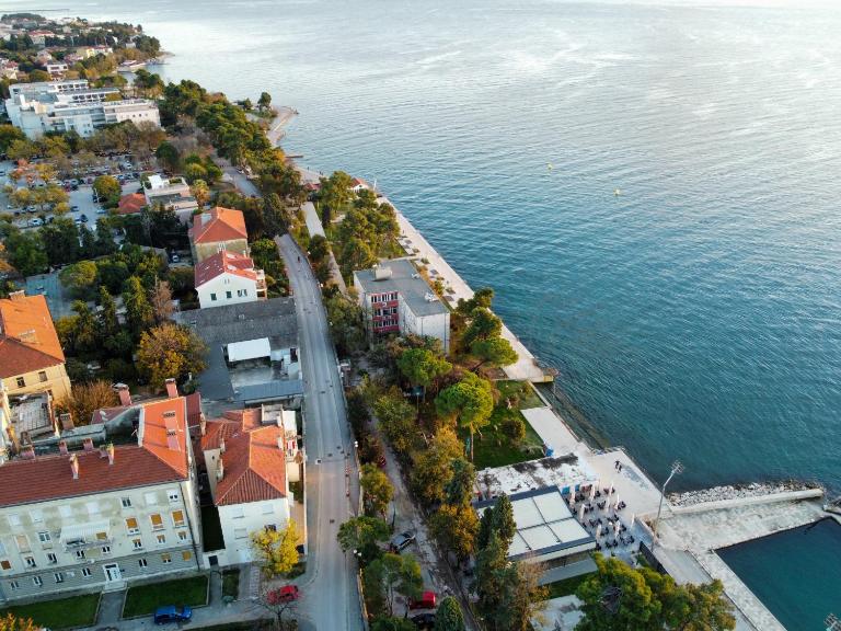 Apartments Palace Kolovare - Chambres d'hôtes Zadar