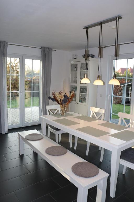 Auszeit am Meer - Ostseenah & Sonnenterrasse - 2 Bäder - Ferienwohnung Zierow
