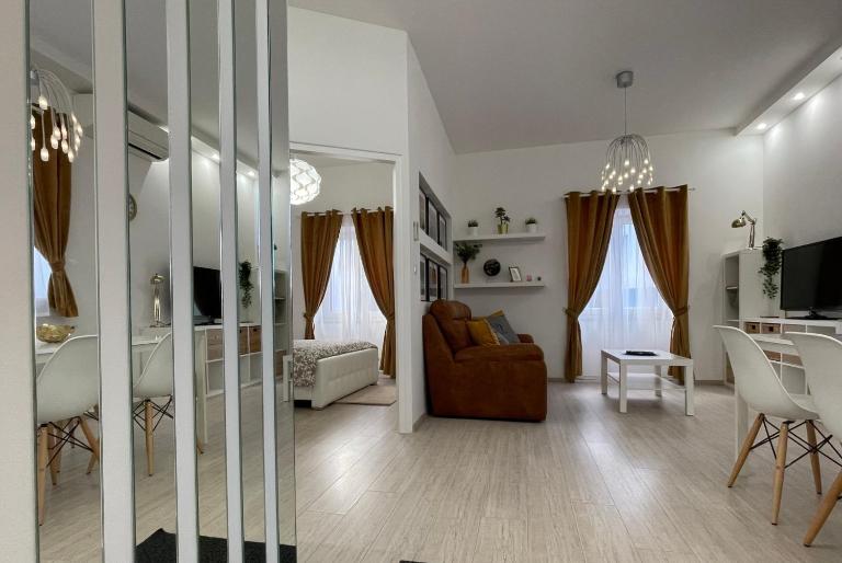 Gold Blanc Luxury Apartment - Ferienwohnung Pula