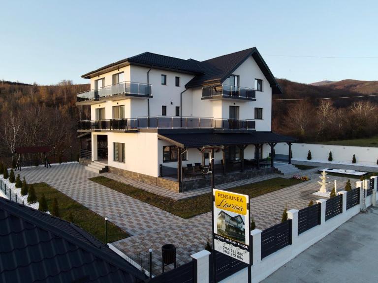 Casa de vacanta Larisa - Ferienwohnung Novaci
