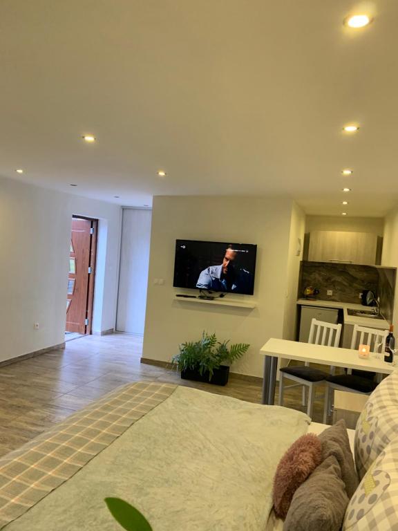 Apartmán Kalafut-Terasa & Záhrada pri Tatrách - Ferienwohnung Vlková
