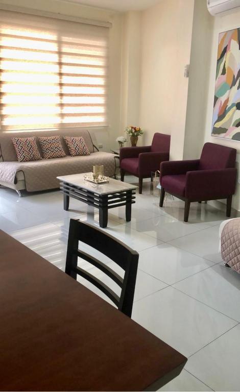 Garzota Suites Airport Bajos - Bed and Breakfast Guayaquil