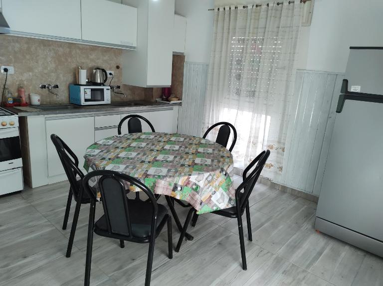 Los Nietos, a dos cuadras de la costanera, sin cochera - Ferienwohnung Villa María
