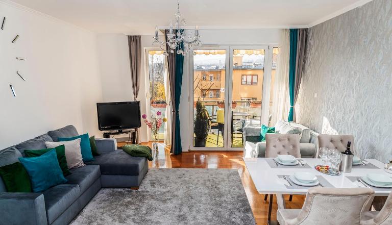Rossalini Apartment With FREE Parking - Chambres d'hôtes Budapest