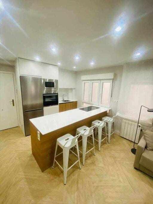 Argus Poniente By Silastur - Bed and Breakfast Gijón