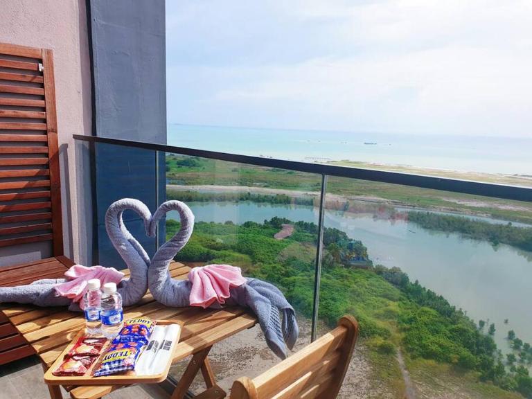 SunsetFullySeaview#Netflix#SofaBed#FreeCarprk#4pax#PrivateBathtub#ImperioResidence - Bed and Breakfast Malakka
