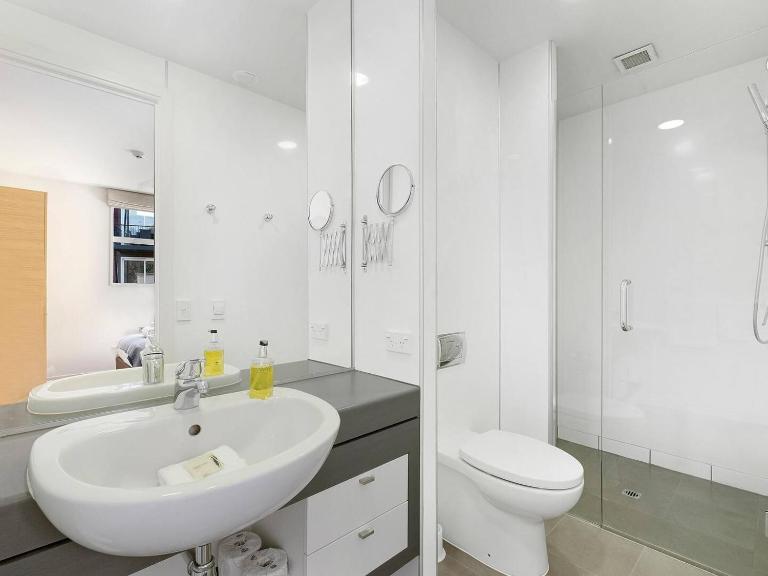 Marina Gem - Lakefront 3 Bedroom Apartment - B&B Queenstown