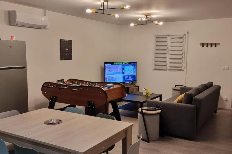 Maison " Pac-Man" entre collègues, amis, famille - barbecue - Netflix - Prime - Baby foot 50cts - jusqu'à 9 personnes - - Chambres d'hôtes Saint-Seurin-sur-l'Isle