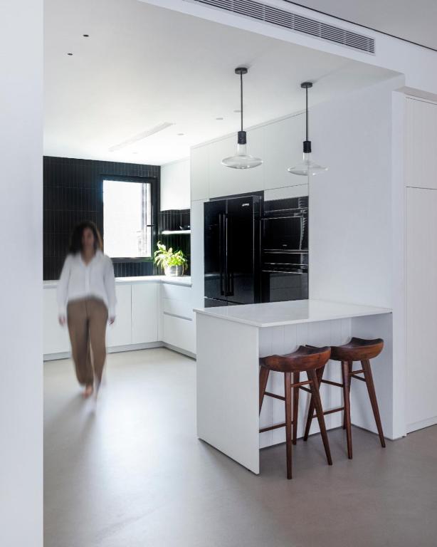 12 Shimon HaTzadik - By Beach Apartments TLV - Ferienwohnung Tel Aviv