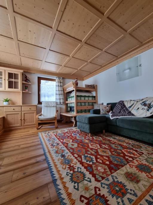 Appartamento ai larici, rustico ed elegante - B&B Varena